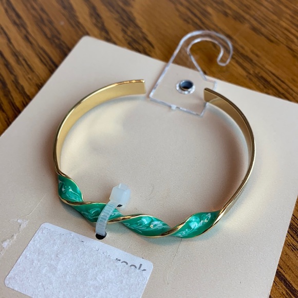 14th & Union Green Marbled Enamel Gold Tone Twist Bangle Bracelet - Picture 1 of 7
